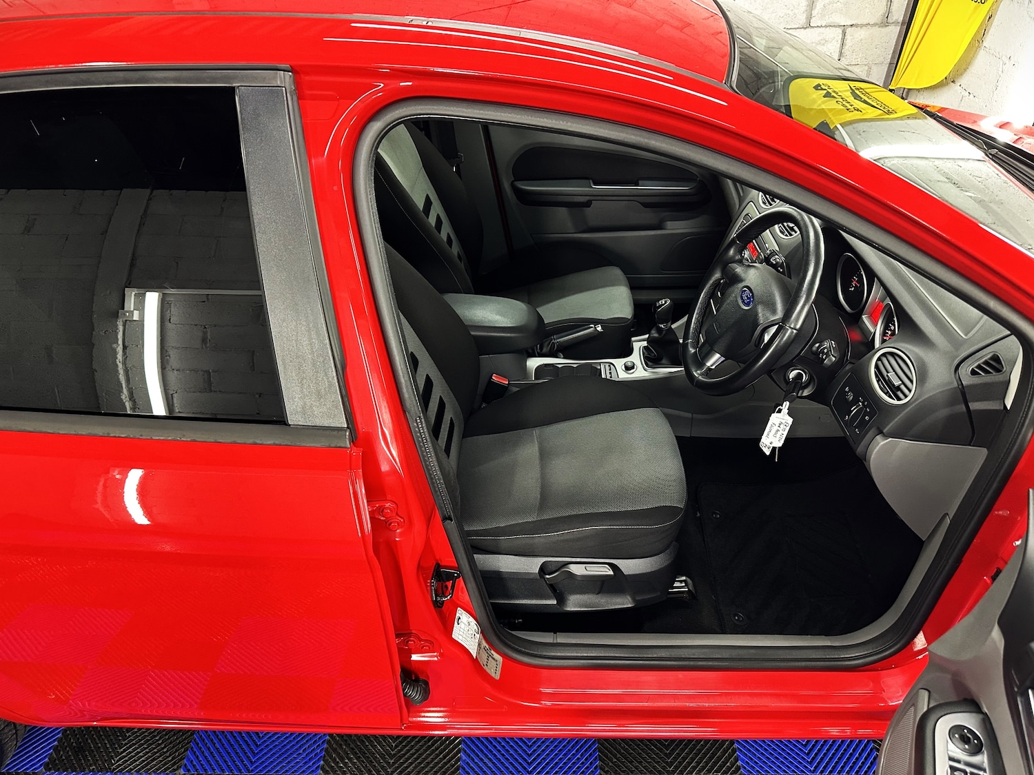 Used Ford Focus 2010 for sale - 76961862: Photo 26