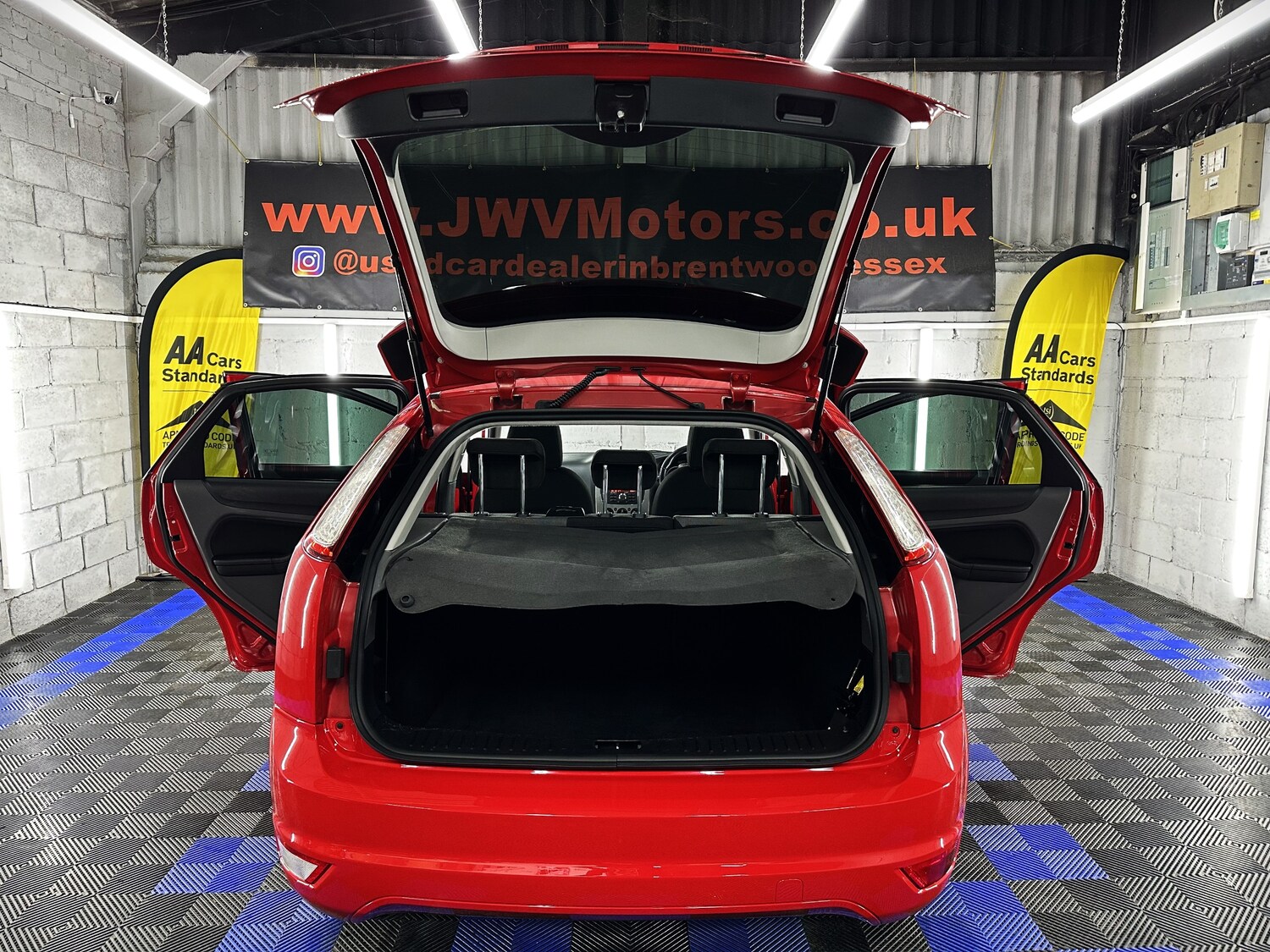 Used Ford Focus 2010 for sale - 76961862: Photo 31