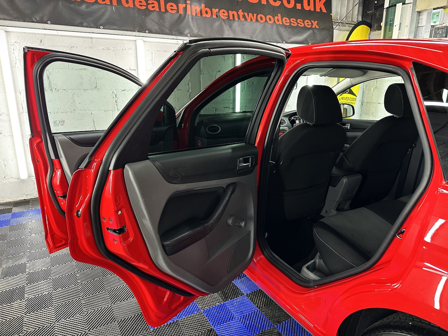 Used Ford Focus 2010 for sale - 76961862: Photo 33