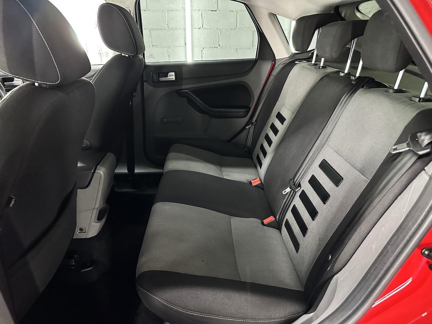 Used Ford Focus 2010 for sale - 76961862: Photo 35