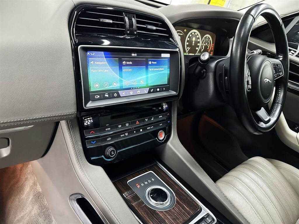 Used Jaguar F-Pace 2017 for sale - 77581669: Photo 21