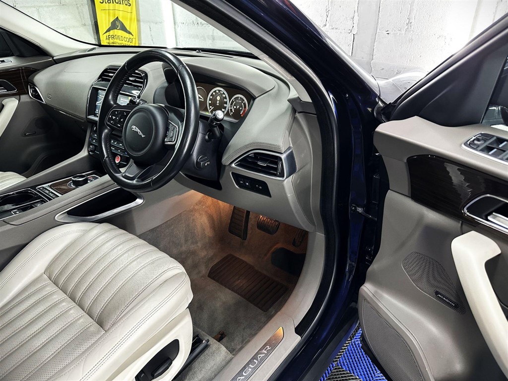 Used Jaguar F-Pace 2017 for sale - 77581669: Photo 27