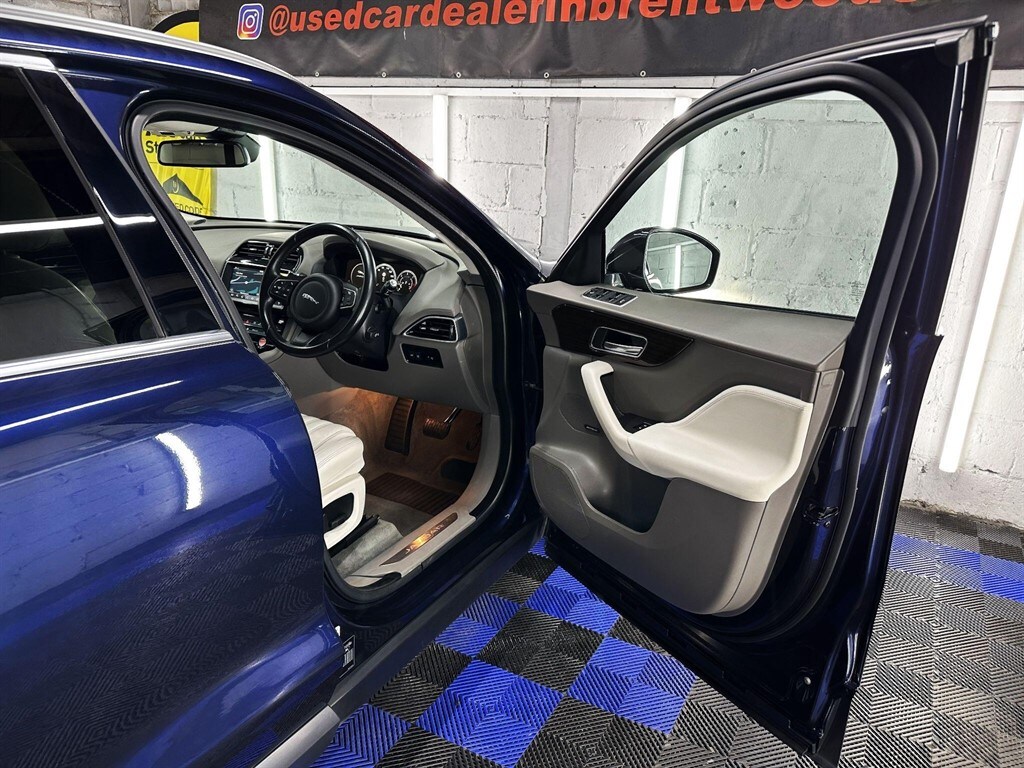 Used Jaguar F-Pace 2017 for sale - 77581669: Photo 30