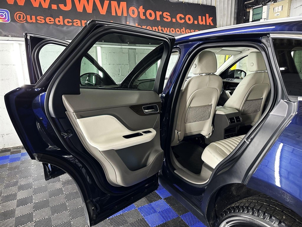 Used Jaguar F-Pace 2017 for sale - 77581669: Photo 36