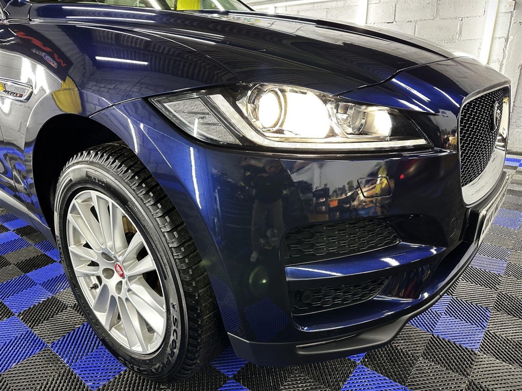 Used Jaguar F-Pace 2017 for sale - 77581669: Photo 4