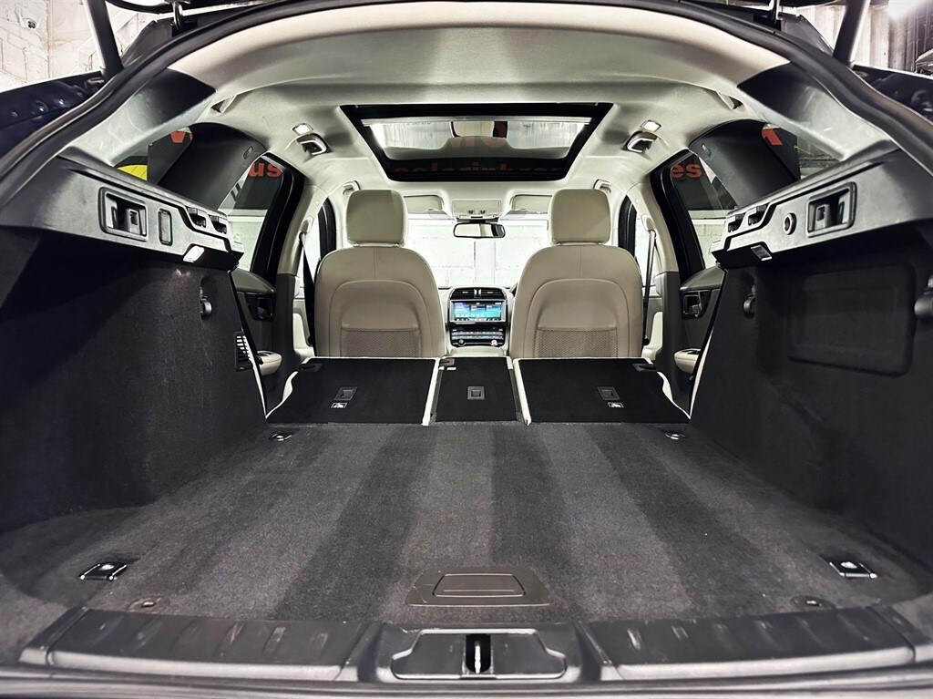 Used Jaguar F-Pace 2017 for sale - 77581669: Photo 62