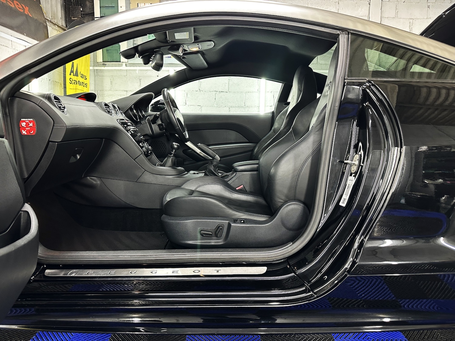 Used Peugeot RCZ 2011 for sale - 76545947: Photo 19