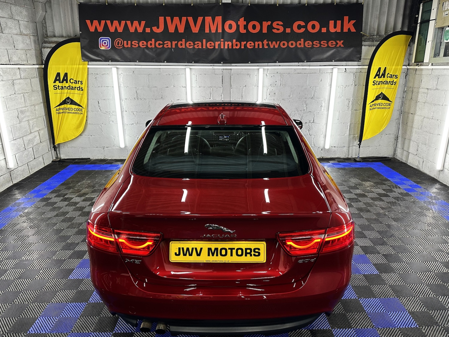 Used Jaguar XE 2015 for sale - 76391913: Photo 12