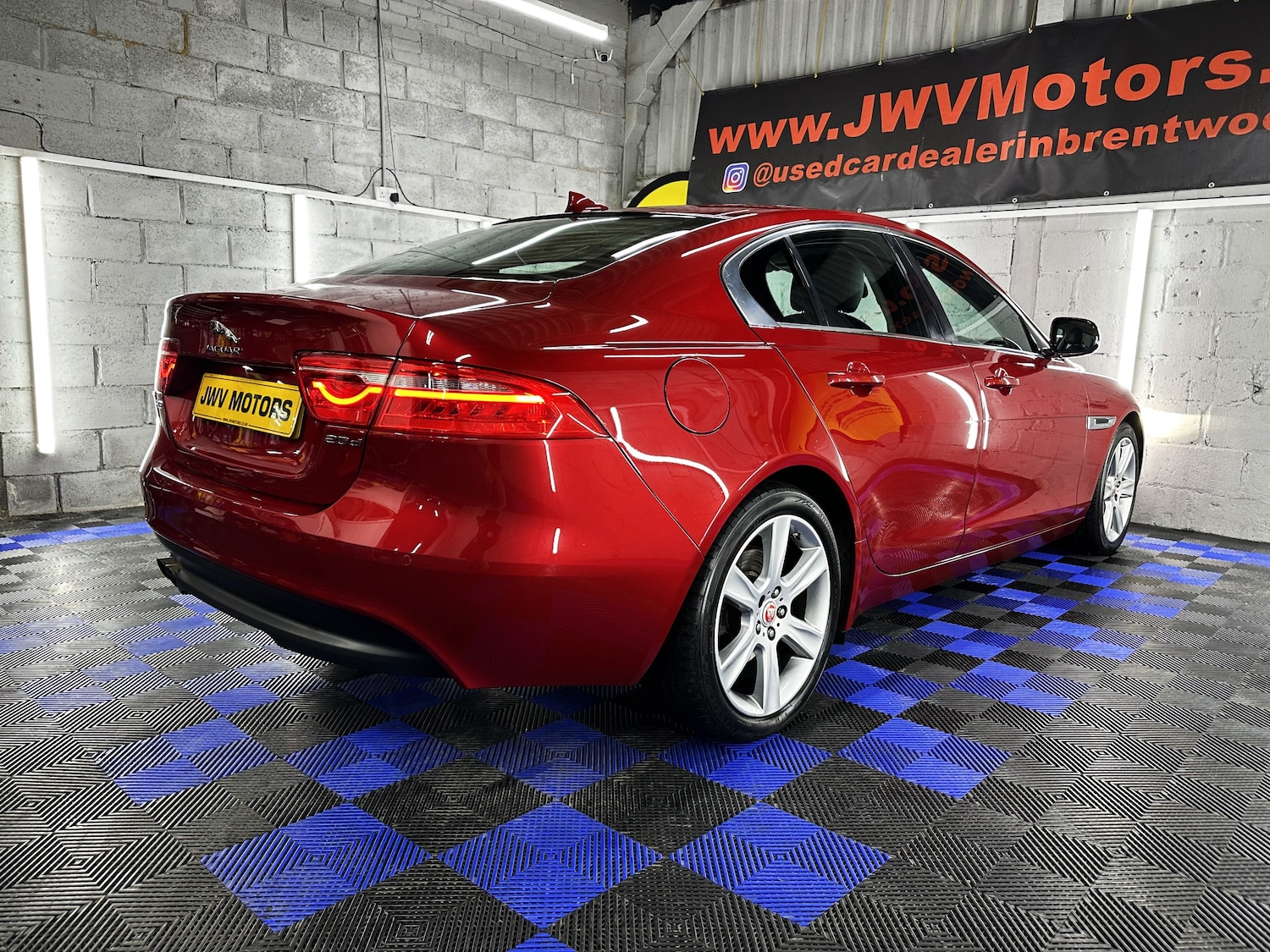 Used Jaguar XE 2015 for sale - 76391913: Photo 15