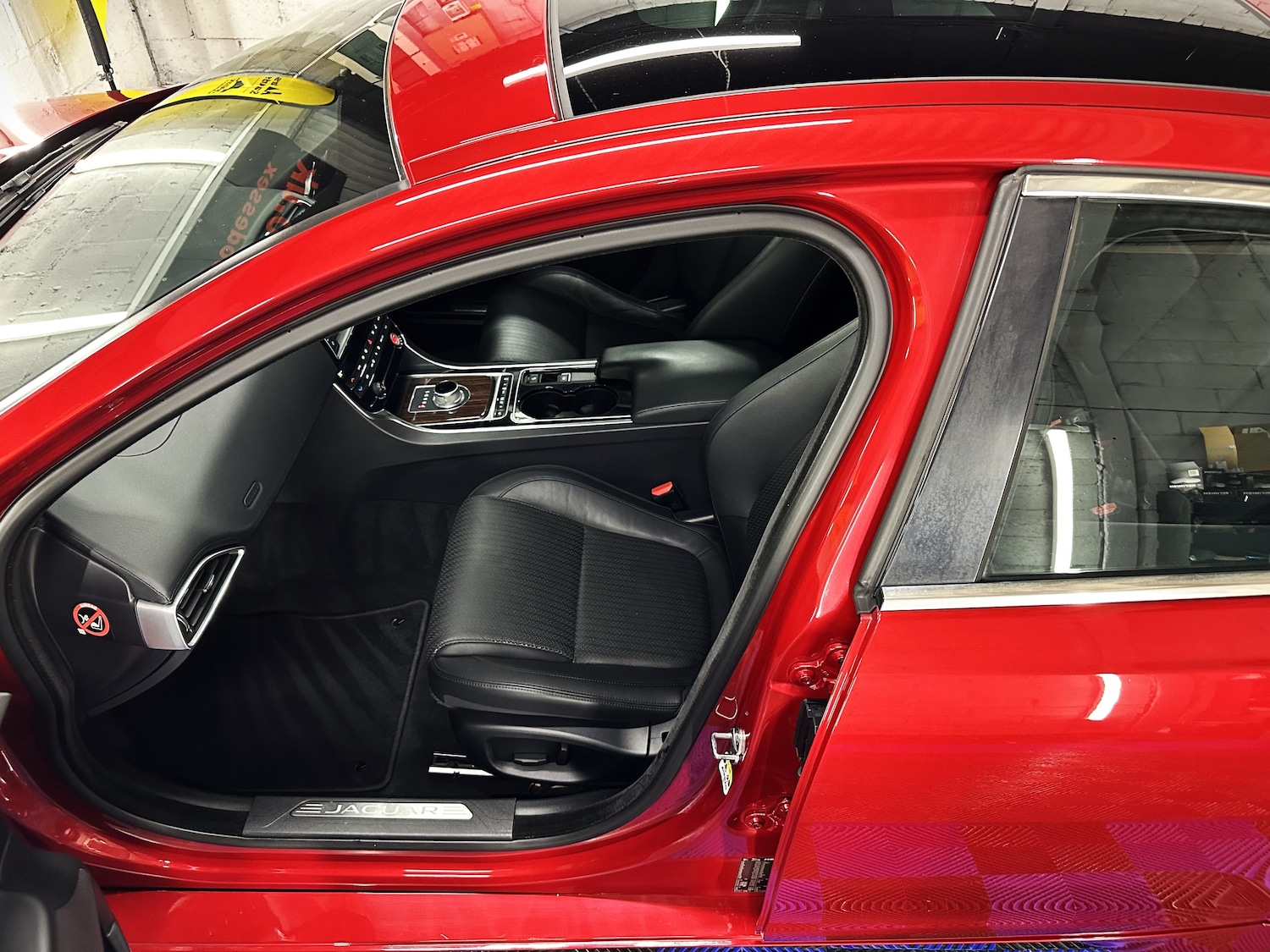 Used Jaguar XE 2015 for sale - 76391913: Photo 17