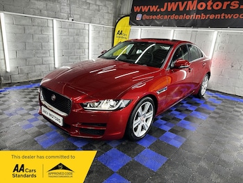 Used Jaguar XE 2015 for sale - 76391913: Photo