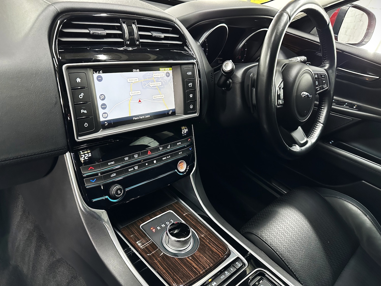 Used Jaguar XE 2015 for sale - 76391913: Photo 24