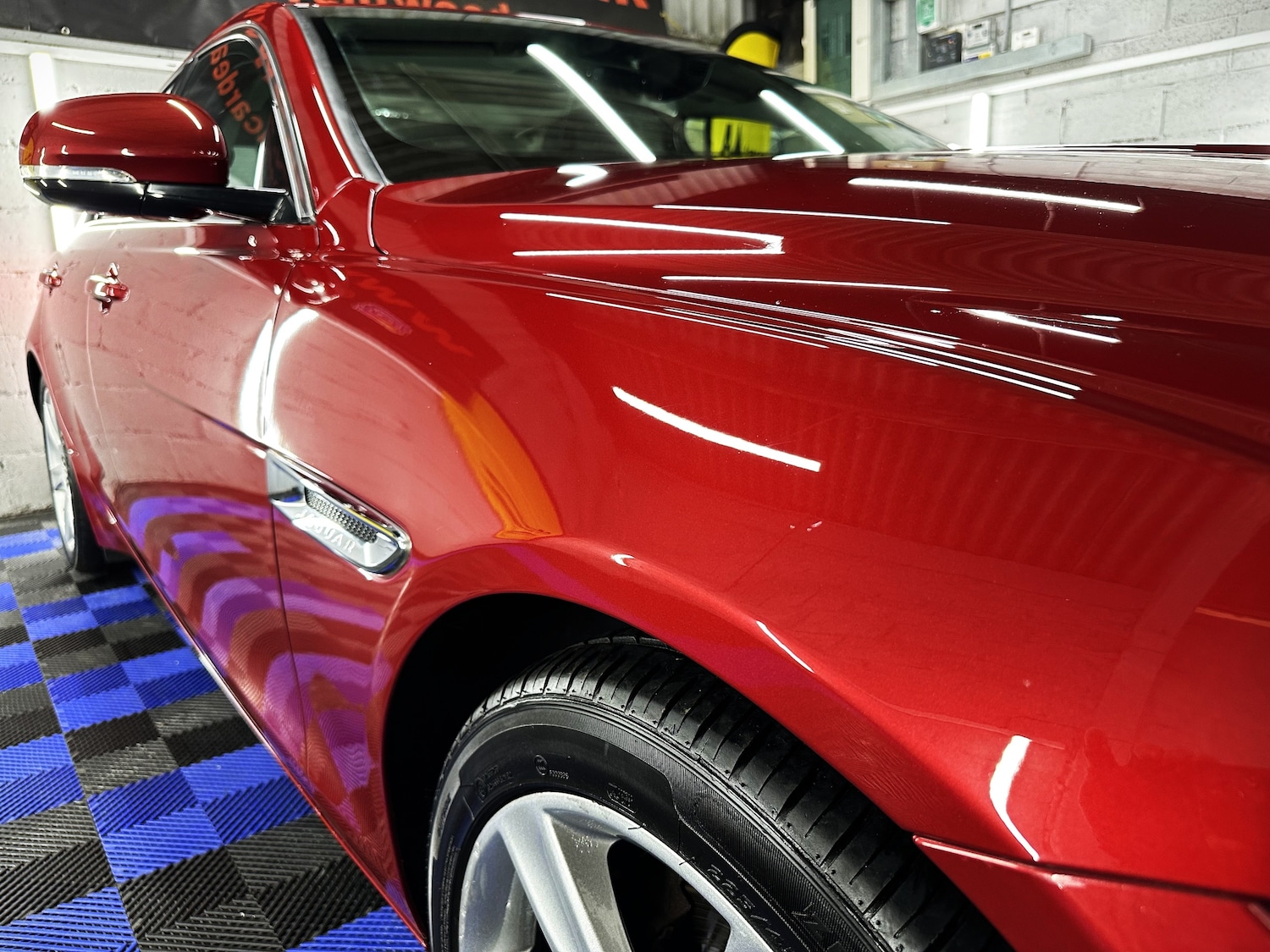 Used Jaguar XE 2015 for sale - 76391913: Photo 3