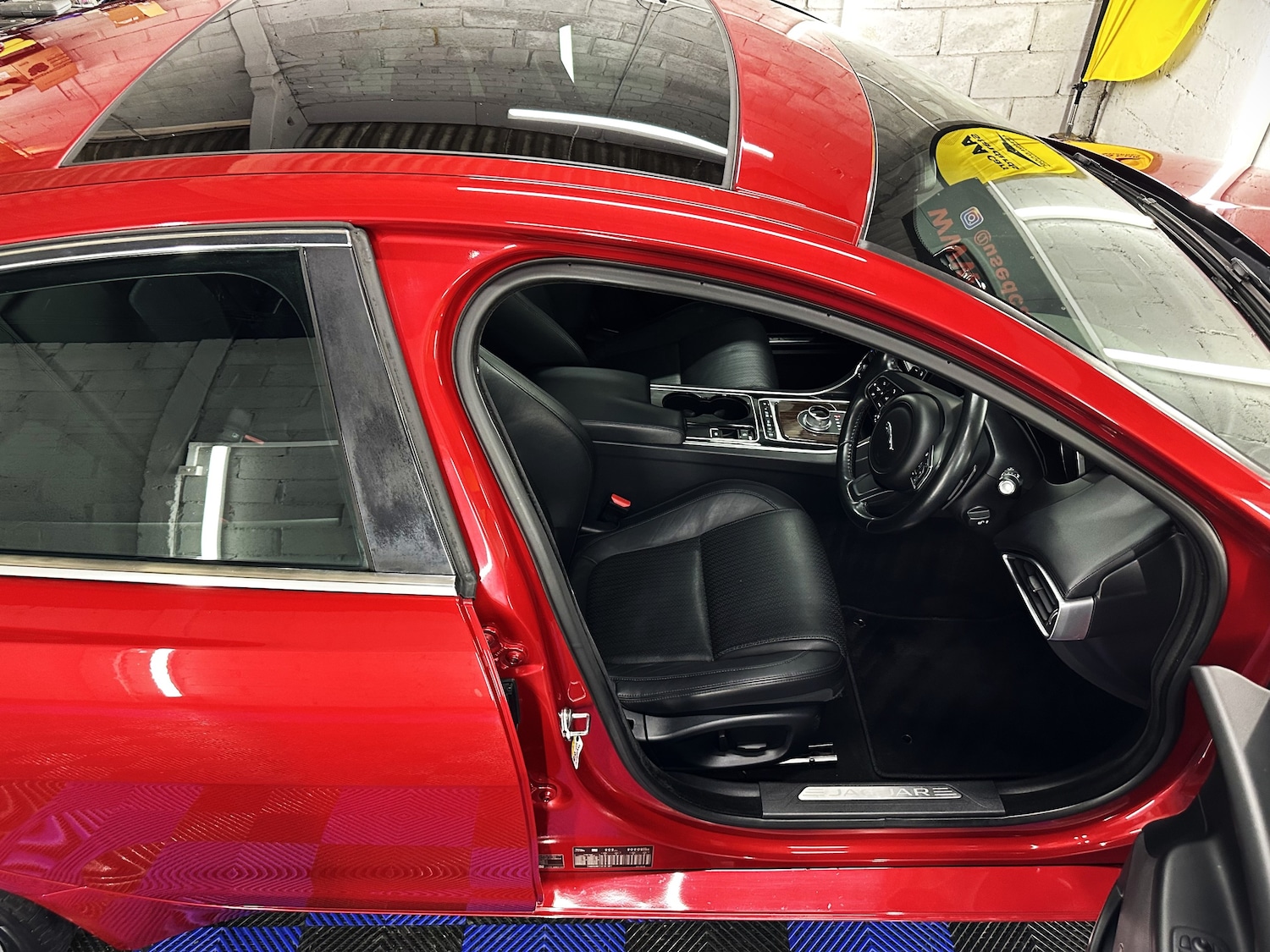 Used Jaguar XE 2015 for sale - 76391913: Photo 30