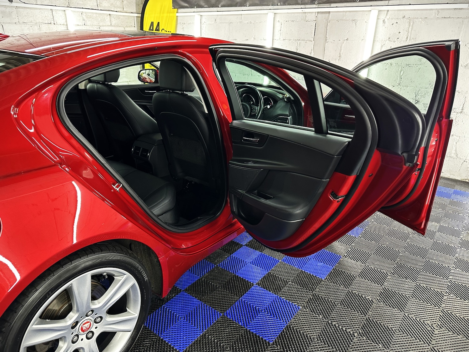 Used Jaguar XE 2015 for sale - 76391913: Photo 32