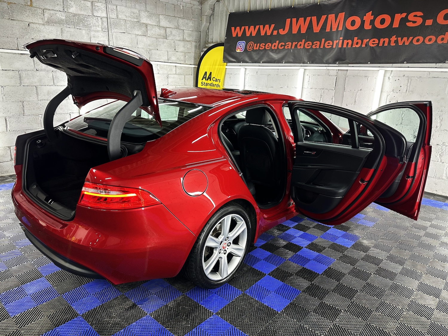 Used Jaguar XE 2015 for sale - 76391913: Photo 34