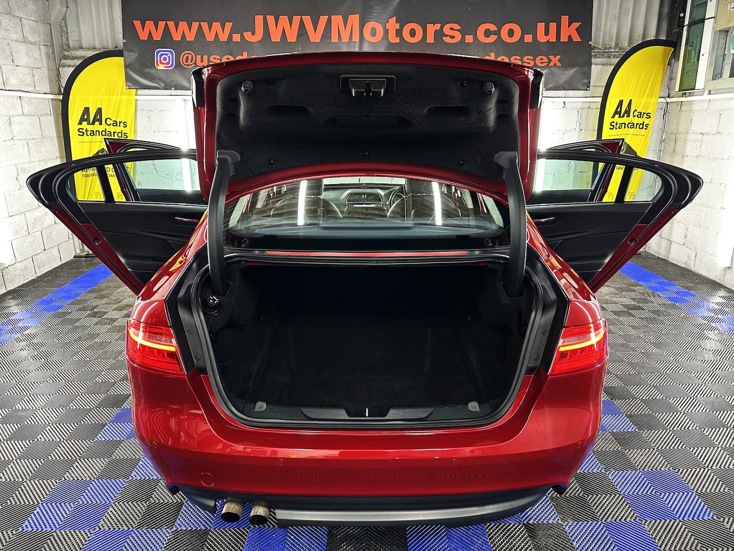 Used Jaguar XE 2015 for sale - 76391913: Photo 35