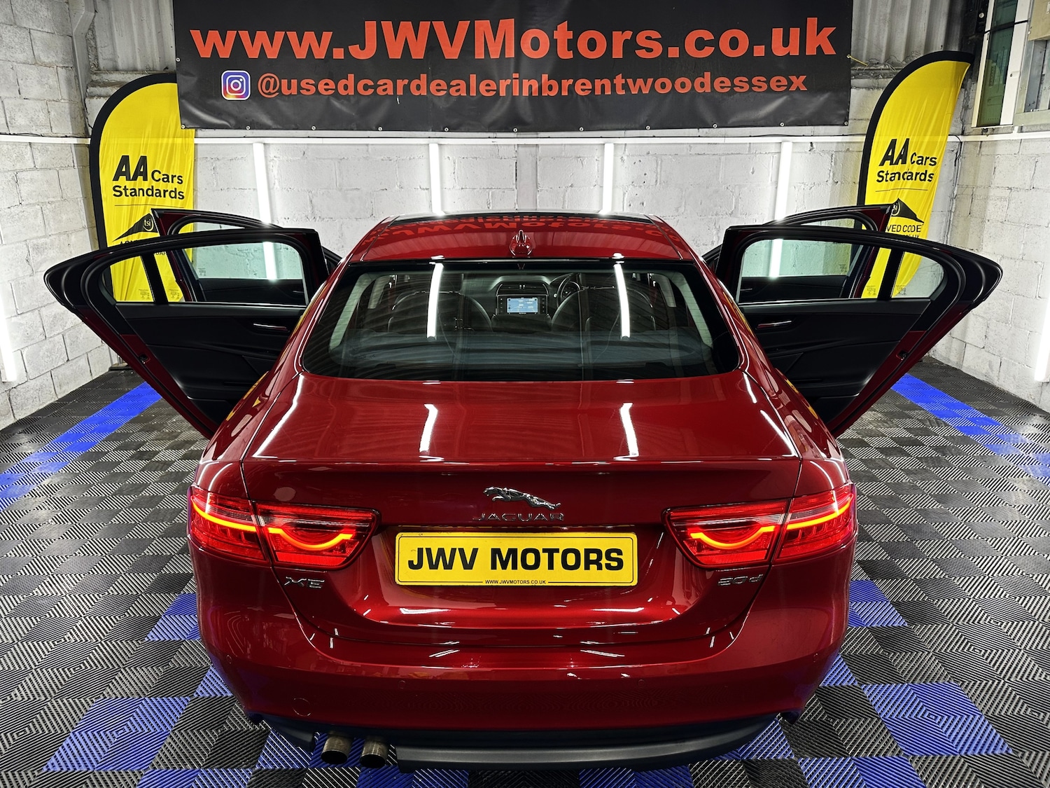 Used Jaguar XE 2015 for sale - 76391913: Photo 36