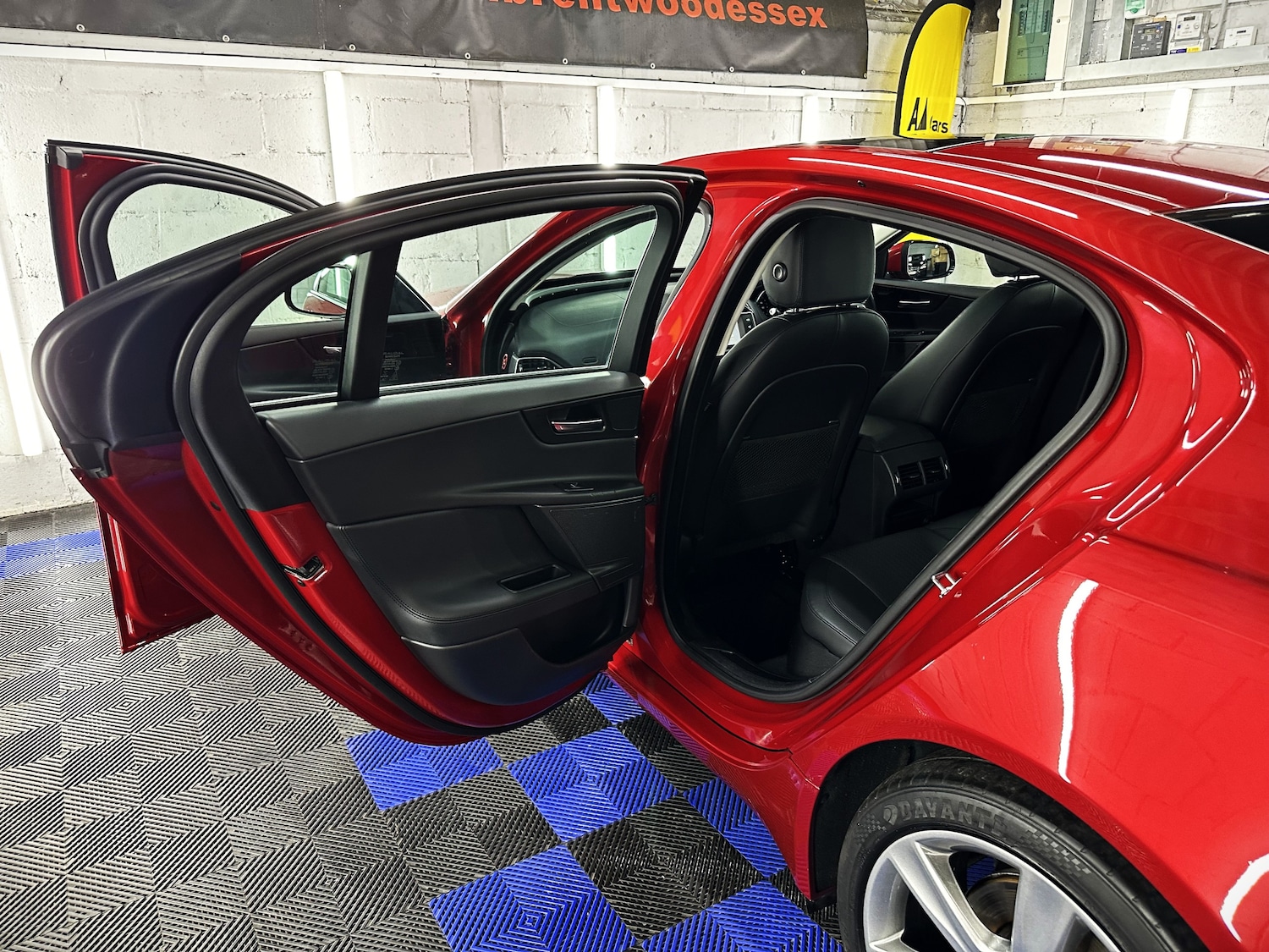 Used Jaguar XE 2015 for sale - 76391913: Photo 37