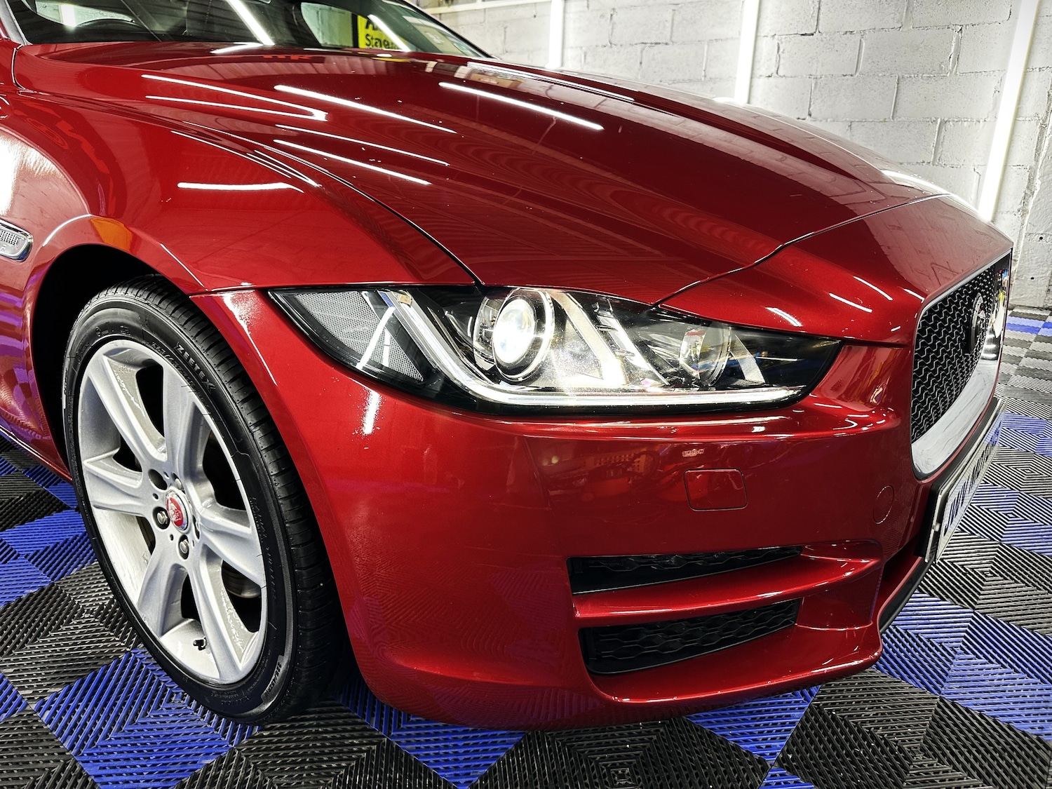 Used Jaguar XE 2015 for sale - 76391913: Photo 4