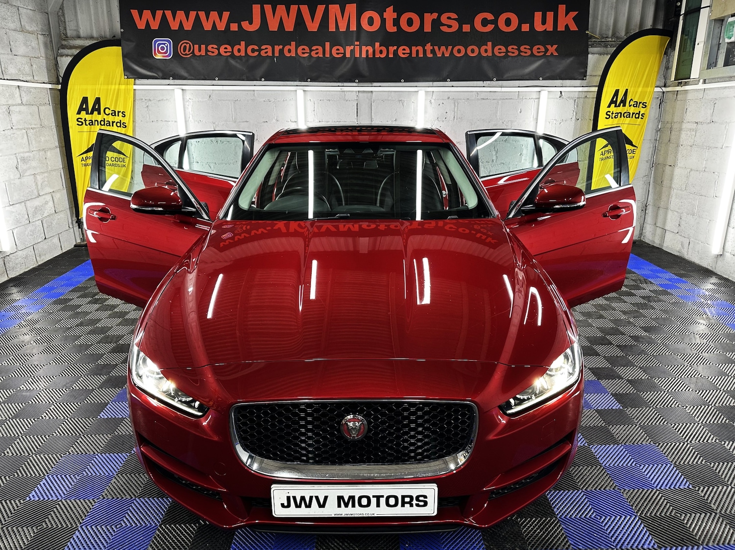 Used Jaguar XE 2015 for sale - 76391913: Photo 49