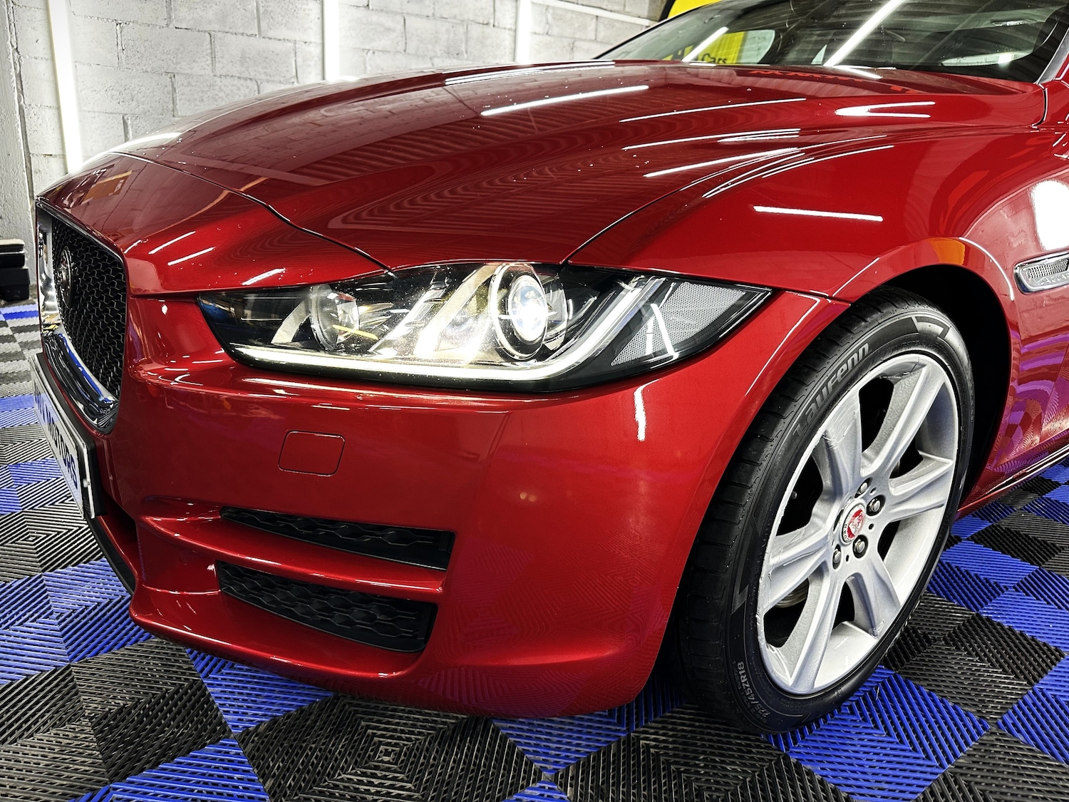 Used Jaguar XE 2015 for sale - 76391913: Photo 6