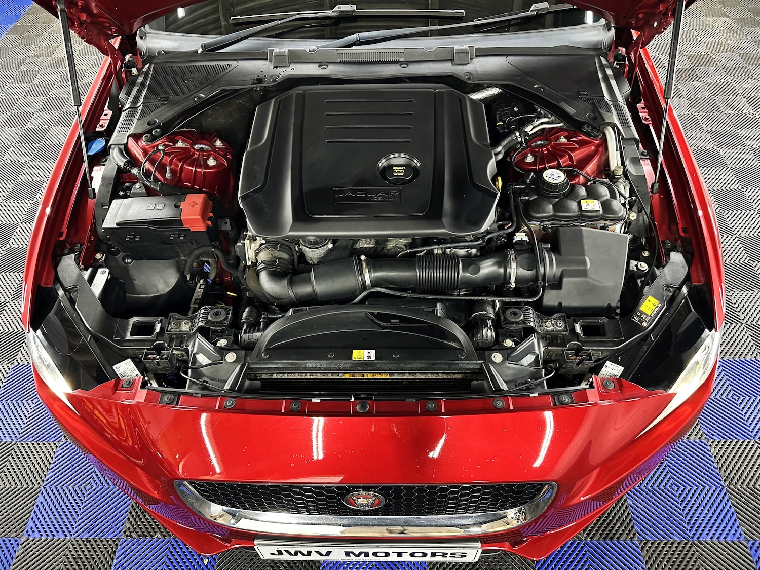 Used Jaguar XE 2015 for sale - 76391913: Photo 61