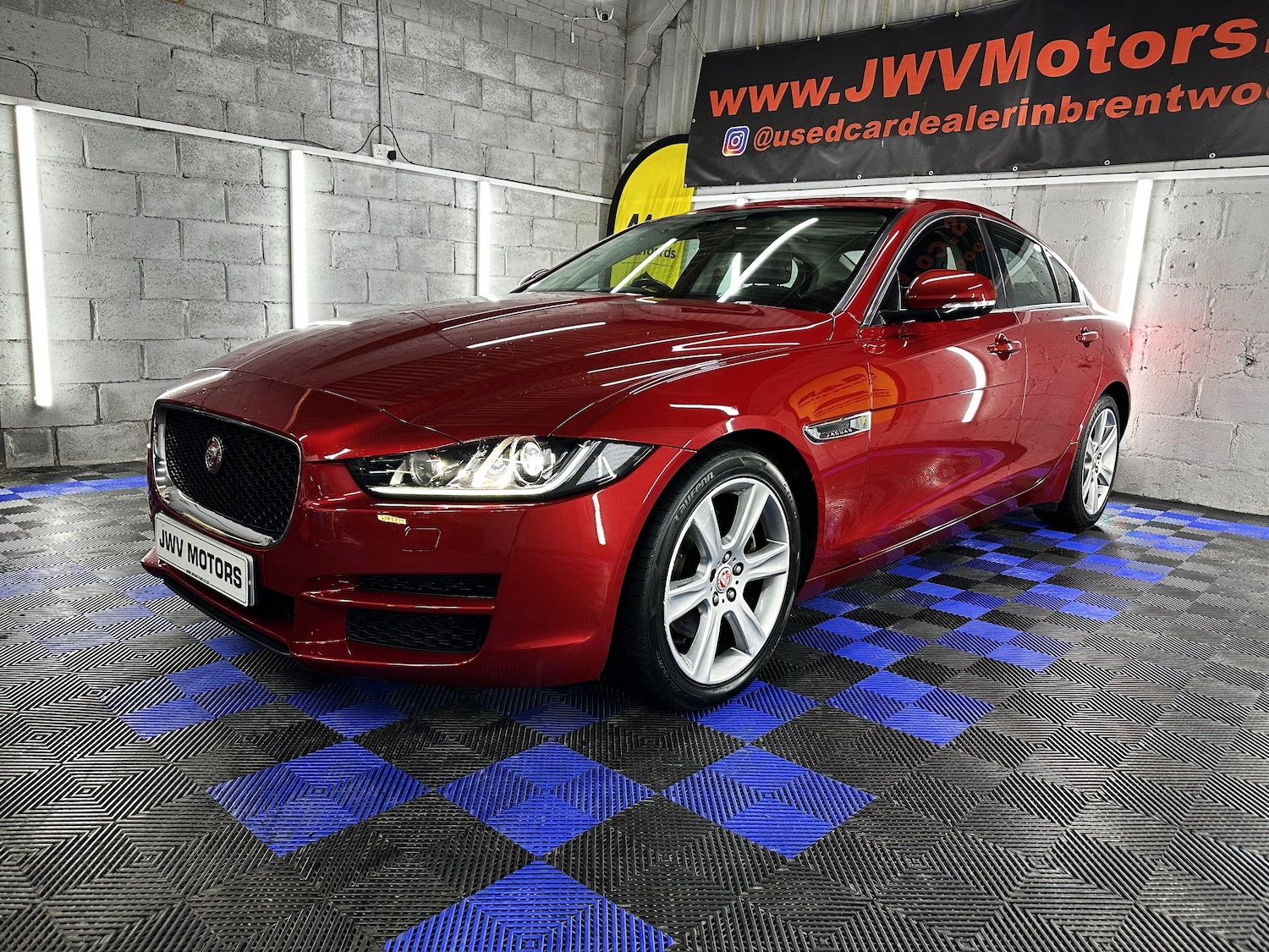 Used Jaguar XE 2015 for sale - 76391913: Photo 8