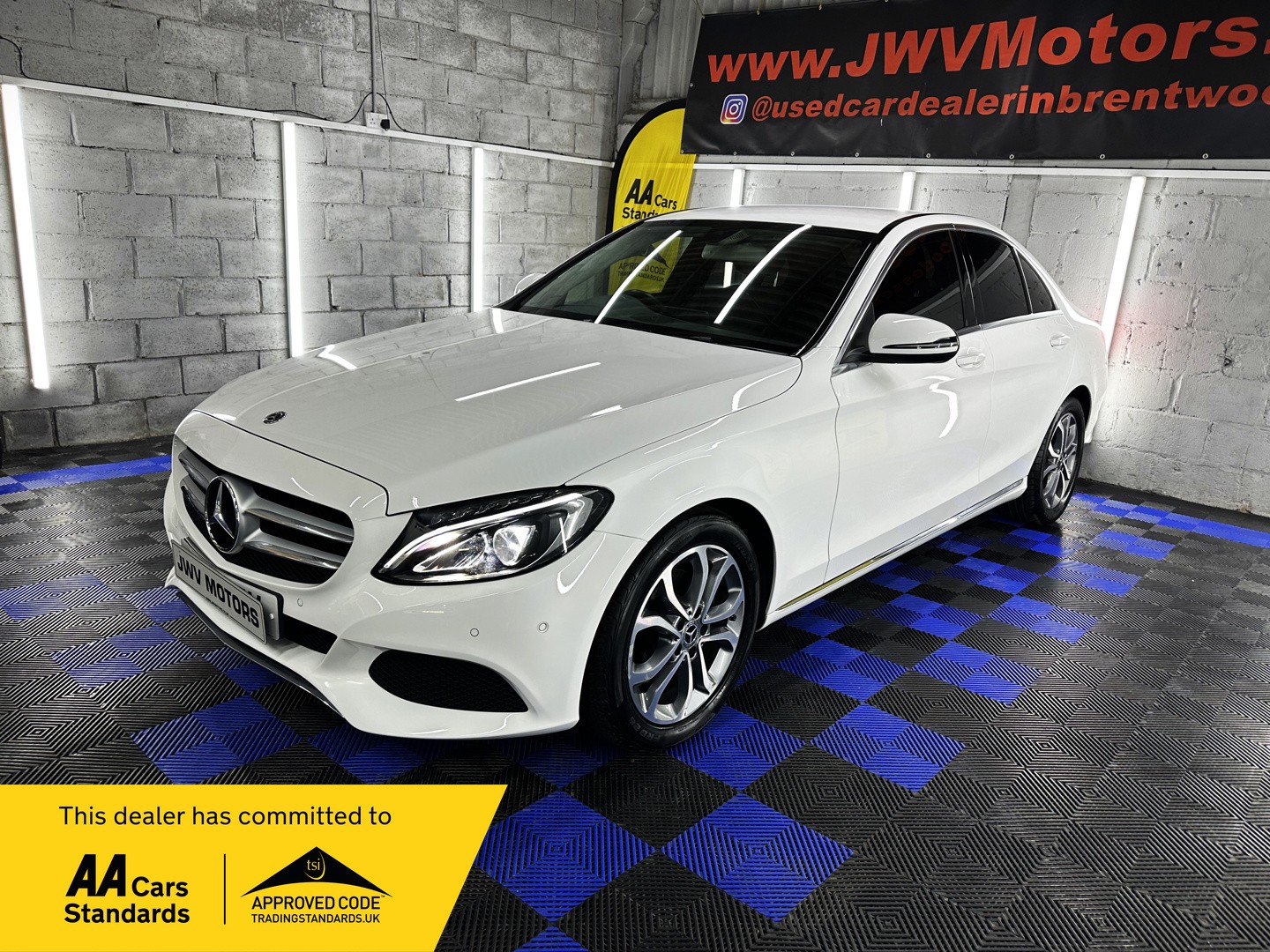 Used Mercedes-Benz C Class 2018 for sale - 76966878: Photo 1