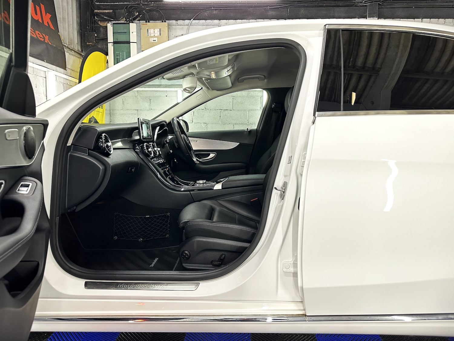 Used Mercedes-Benz C Class 2018 for sale - 76966878: Photo 18