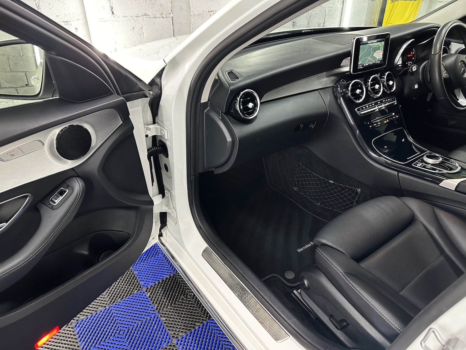 Used Mercedes-Benz C Class 2018 for sale - 76966878: Photo 19