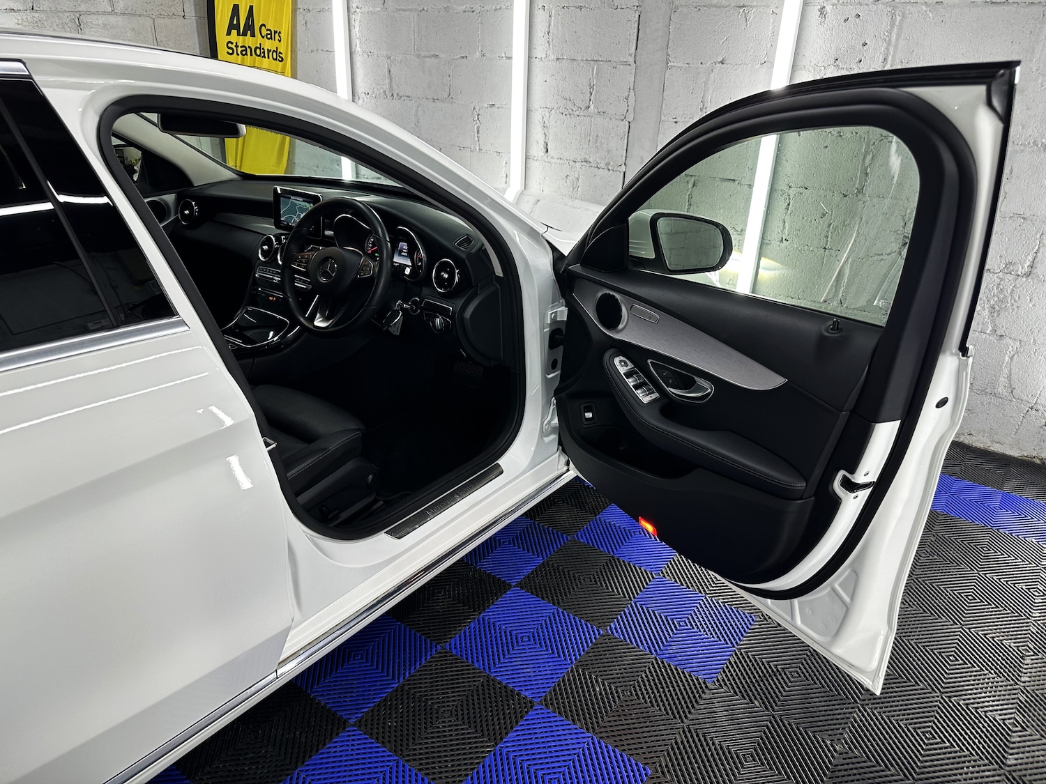 Used Mercedes-Benz C Class 2018 for sale - 76966878: Photo 29