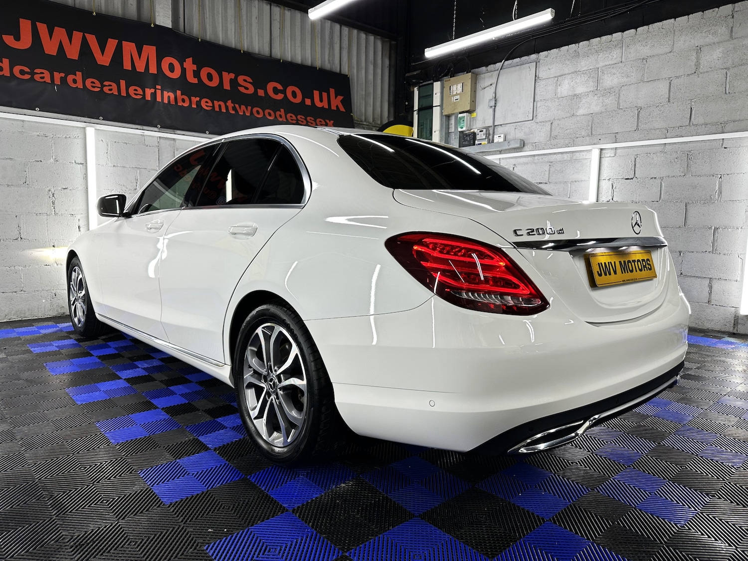 Used Mercedes-Benz C Class 2018 for sale - 76966878: Photo 9