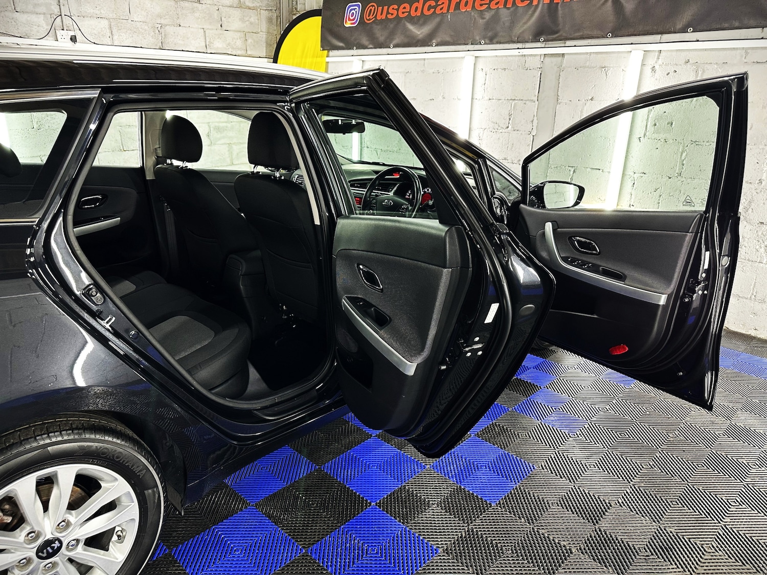 Vehicle 28