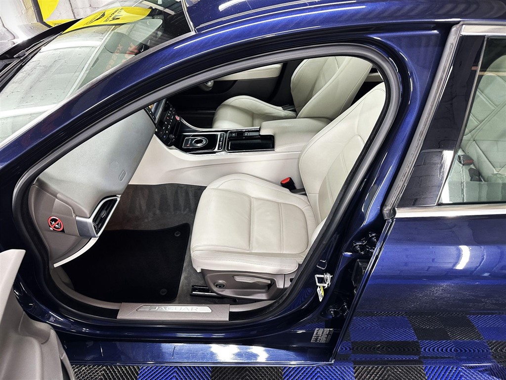 Used Jaguar XE 2017 for sale - 77718301: Photo 17