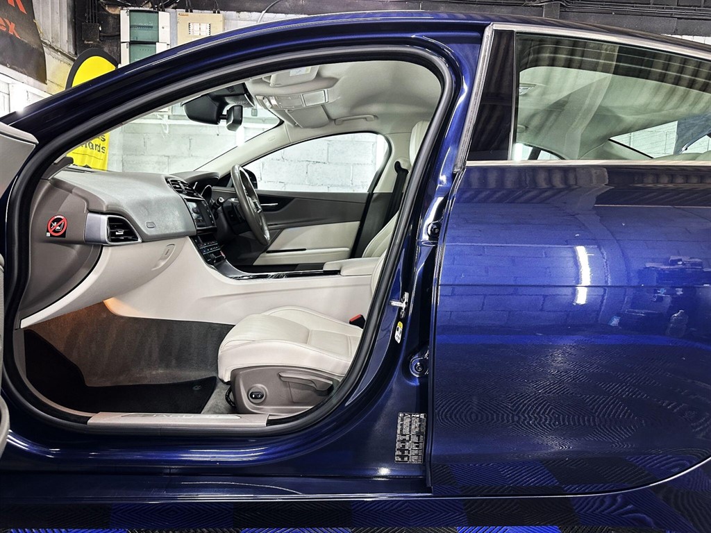 Used Jaguar XE 2017 for sale - 77718301: Photo 18