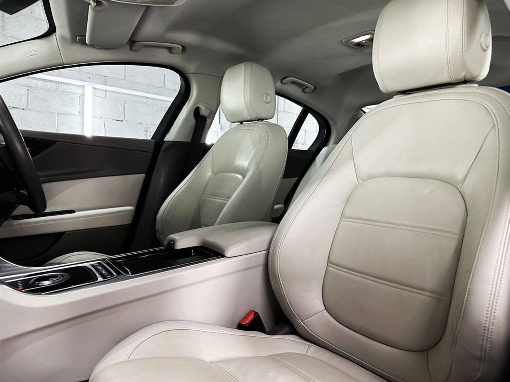 Used Jaguar XE 2017 for sale - 77718301: Photo 20