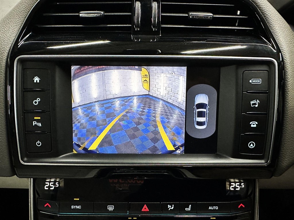 Used Jaguar XE 2017 for sale - 77718301: Photo 23