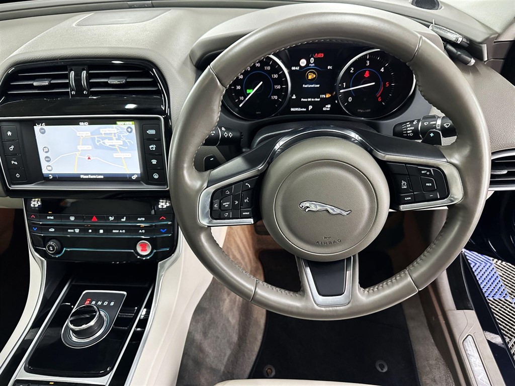 Used Jaguar XE 2017 for sale - 77718301: Photo 25