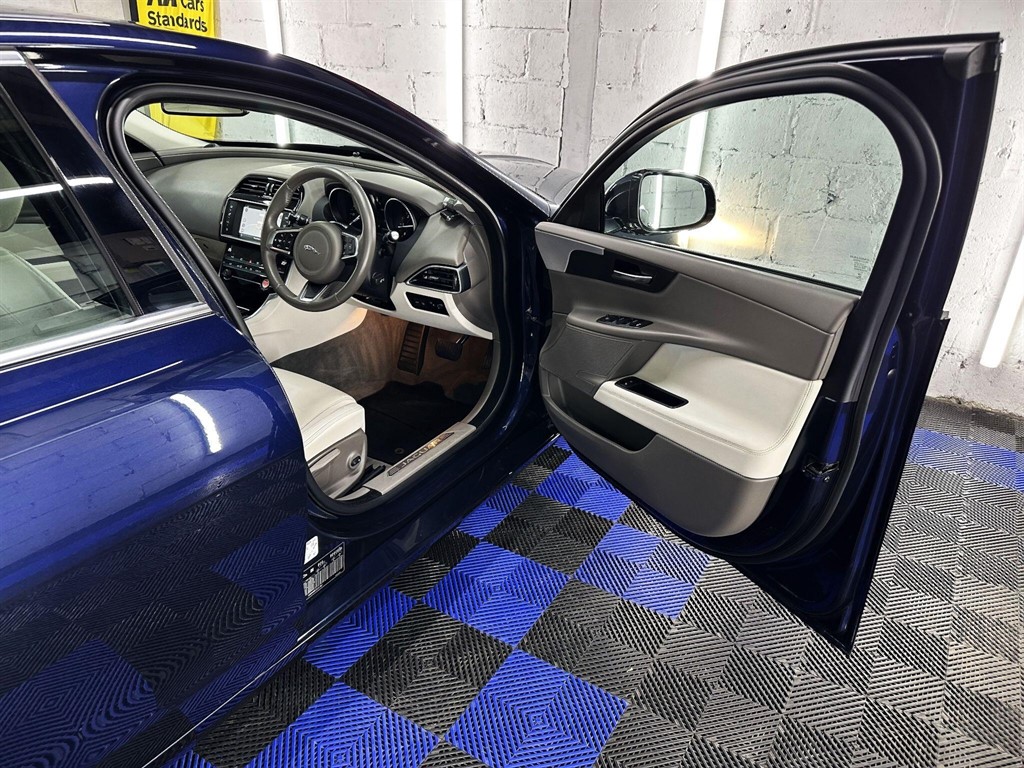 Used Jaguar XE 2017 for sale - 77718301: Photo 29