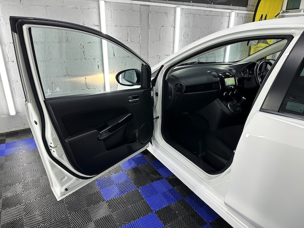 Used Mazda Mazda2 2014 for sale - 75746639: Photo 16