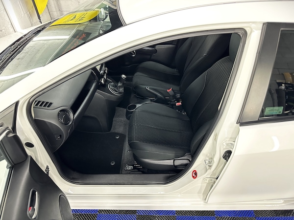 Used Mazda Mazda2 2014 for sale - 75746639: Photo 17