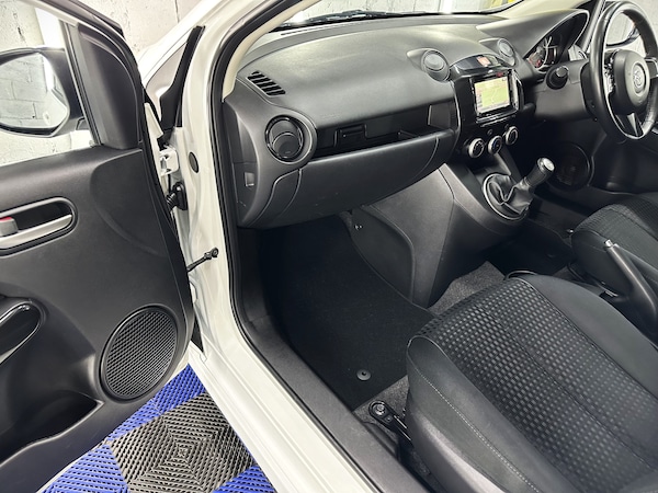 Used Mazda Mazda2 2014 for sale - 75746639: Photo 19