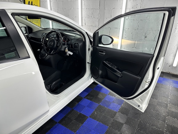 Used Mazda Mazda2 2014 for sale - 75746639: Photo 28