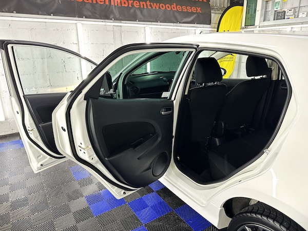 Used Mazda Mazda2 2014 for sale - 75746639: Photo 34