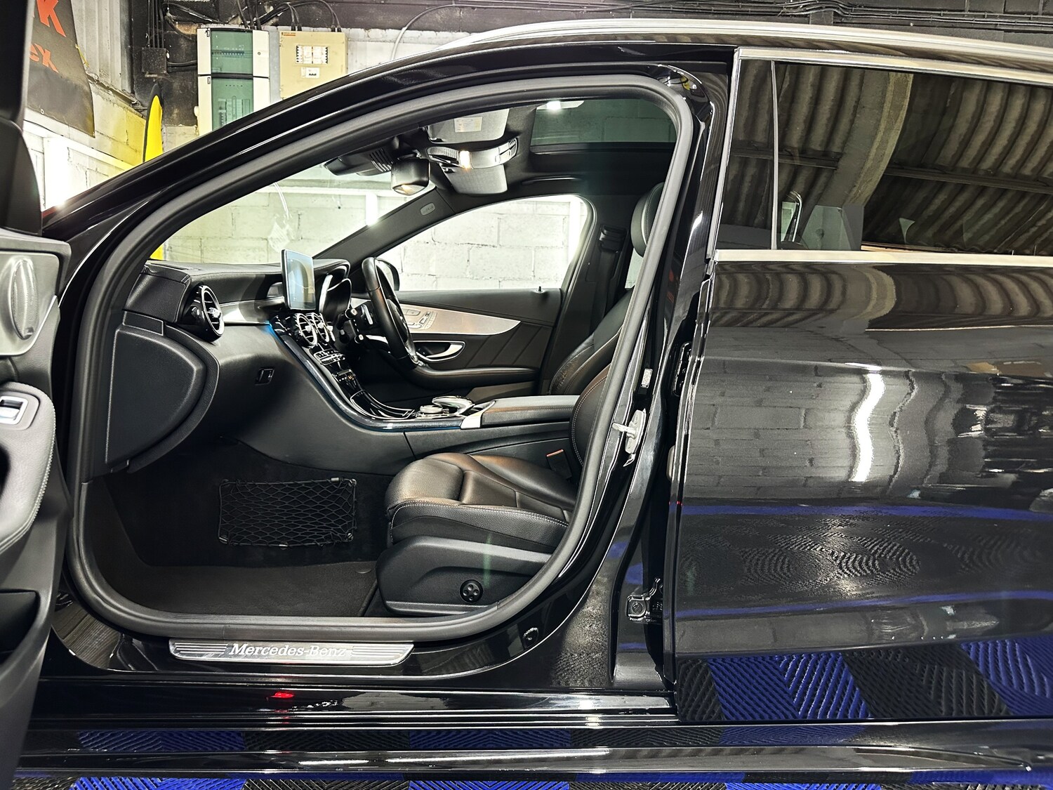 Used Mercedes-Benz C Class 2015 for sale - 76026934: Photo 17