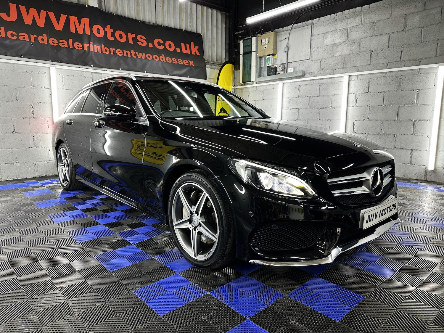 Used Mercedes-Benz C Class 2015 for sale - 76026934: Photo 2