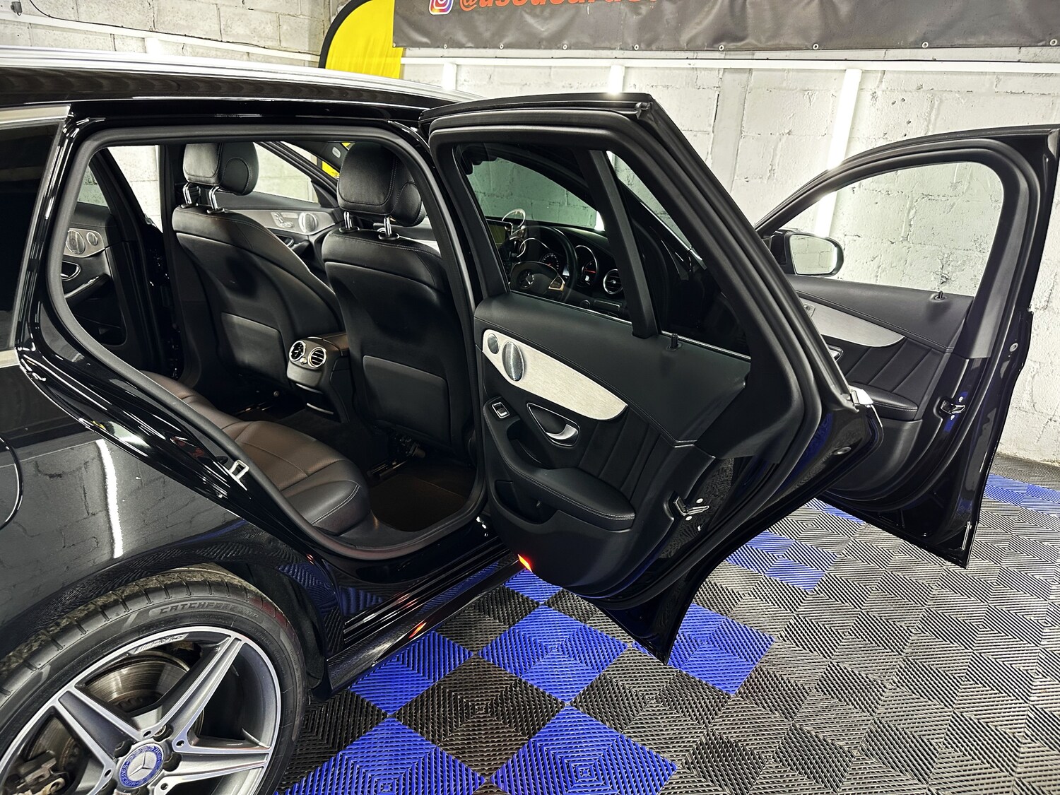 Used Mercedes-Benz C Class 2015 for sale - 76026934: Photo 29