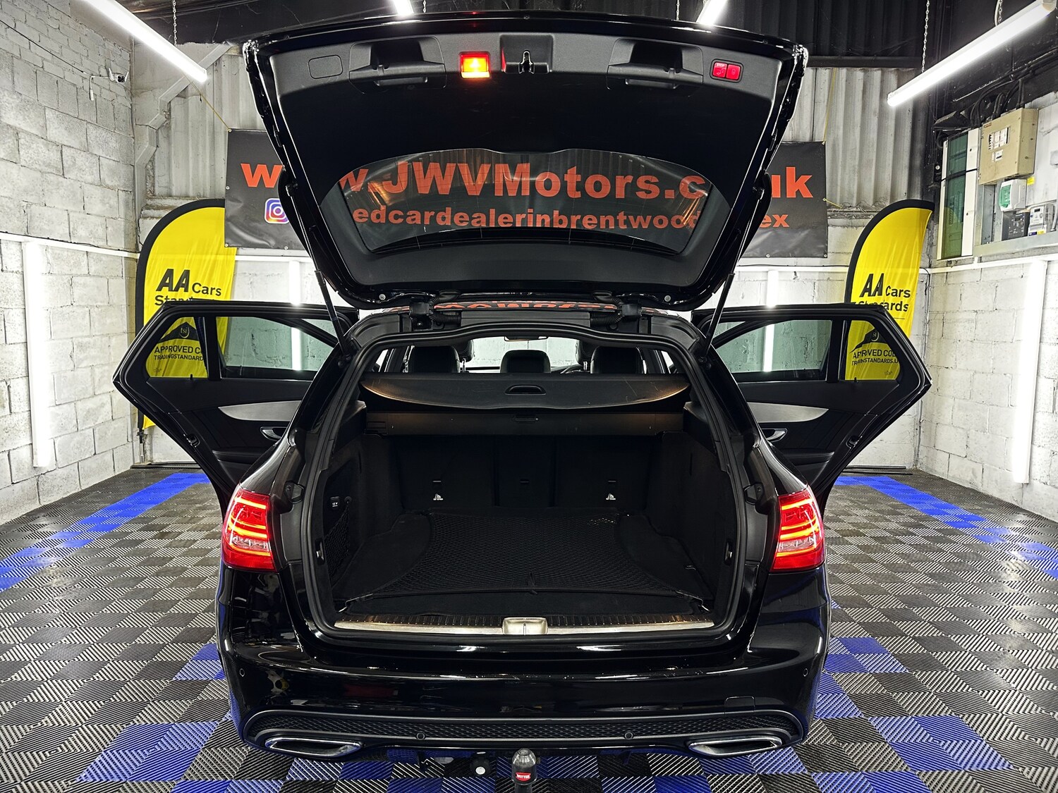 Used Mercedes-Benz C Class 2015 for sale - 76026934: Photo 32