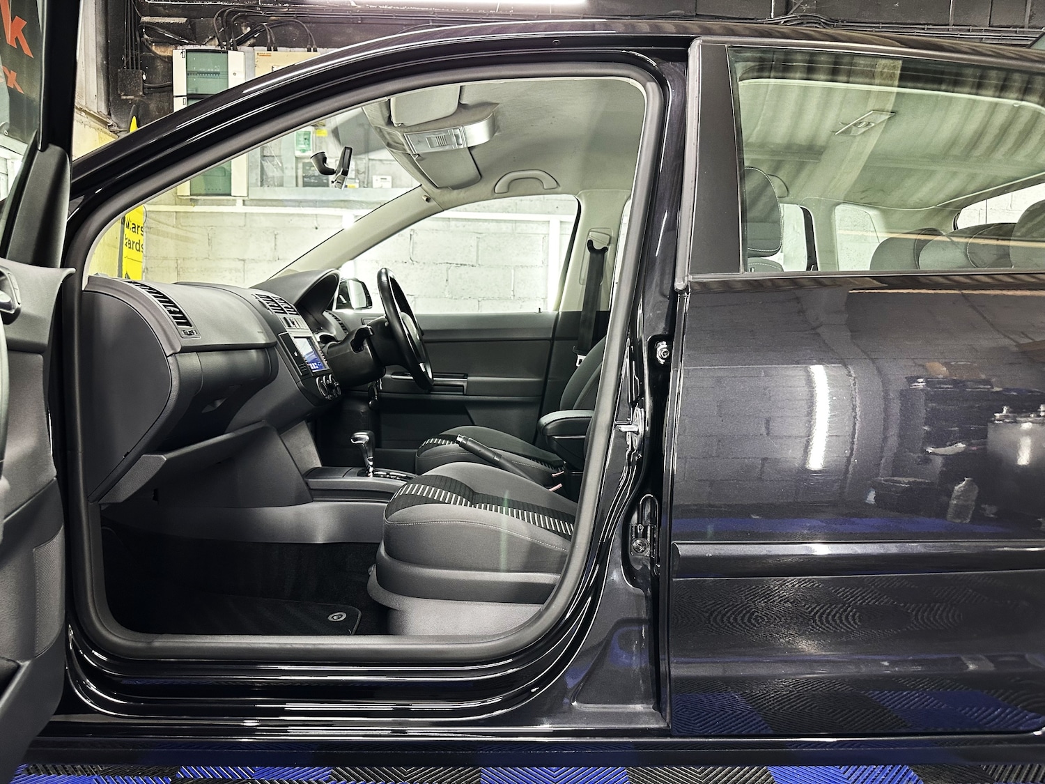 Used Volkswagen Polo 2009 for sale - 76219734: Photo 18